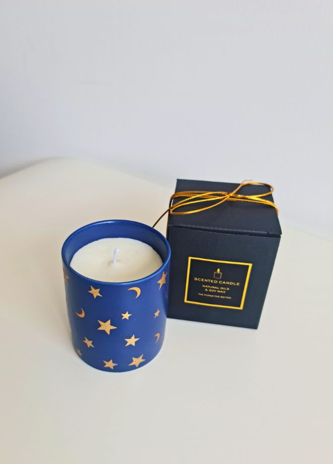 Elegant Glass Jar Oud Scented Candle - Relaxing Home Aromatherapy - Extended Fragrance Duration - Up to 50 Hours of Soothing Burn Time
