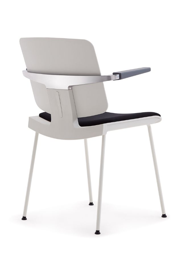 Chair With Soft Seat and Armrests